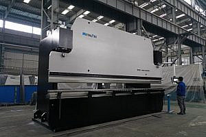Фото 7 - MetalTec HBC 800/6000 листогибочные гидравлические прессы с ЧПУ большого тоннажа.