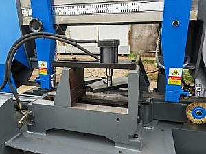 Фото 25 - MetalTec BS 350 CZ ленточнопильный станок c поворотом пильного модуля под углом 45 — 90°.