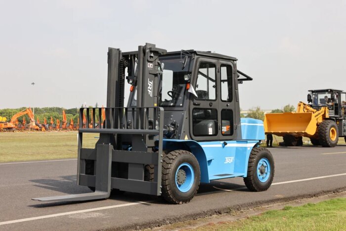 Фото 3 - Вилочный погрузчик TRF D70-3Х.